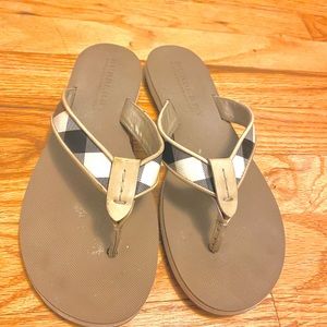 Vintage Burberry Flip flops